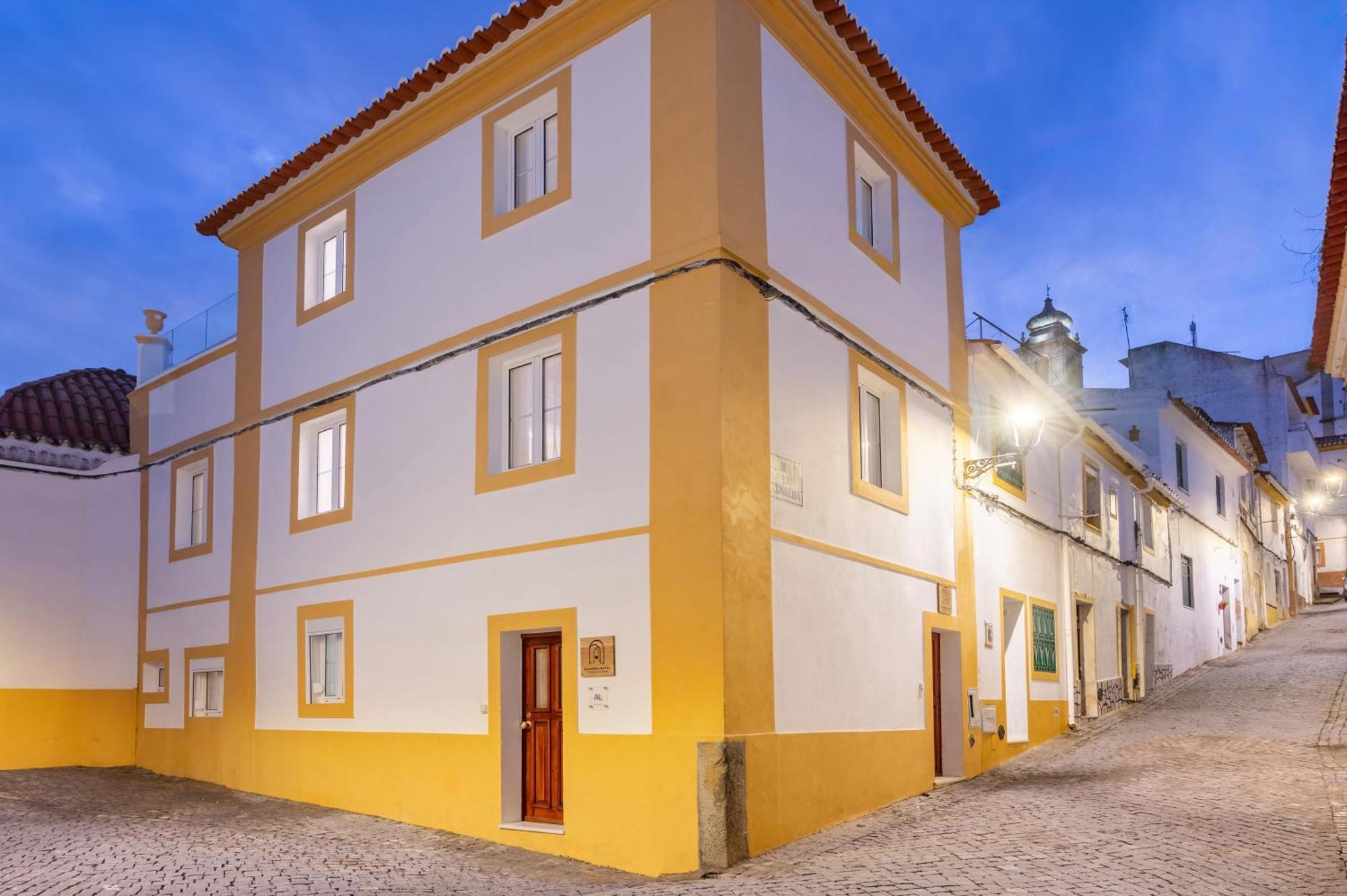 Azinheira Suites Townhouse - Alojamento Turistico (Adults Only) Elvas Exteriör bild